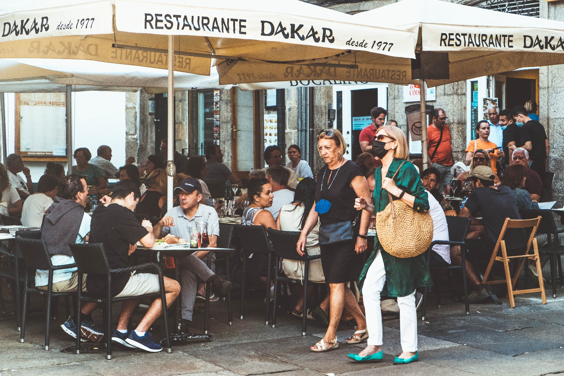 Restaurant Tips: Proven Ways to Increase Restaurant Sales with AI, Marketing, and Smarter Operations